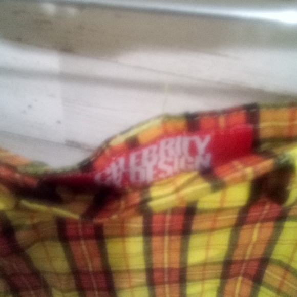 Celebrity by Design men's shorts.   Box 29 - Picture 2 of 3